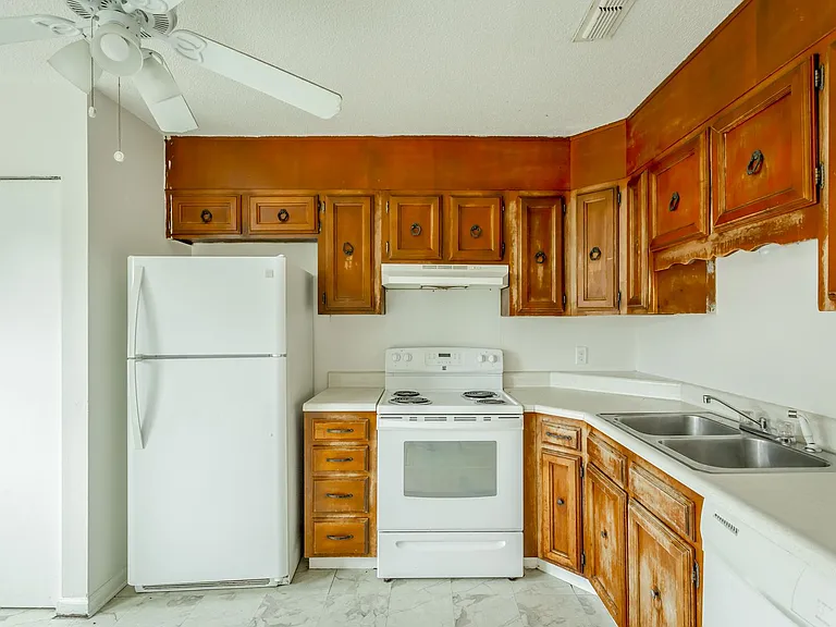 5770 Taggart Drive — Photo 8