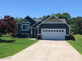 1078 Serenity Ridge Dr, Wayland, MI 49348
