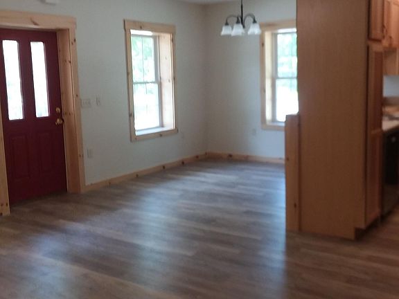 Entrance and dinning area