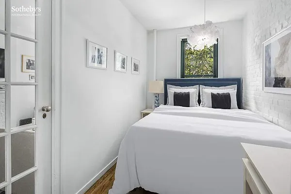 Rented by Sotheby's International Realty | media 11