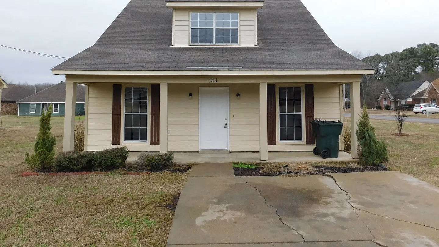 144 Flower Circle Coldwater, MS 38618 — Photo 1