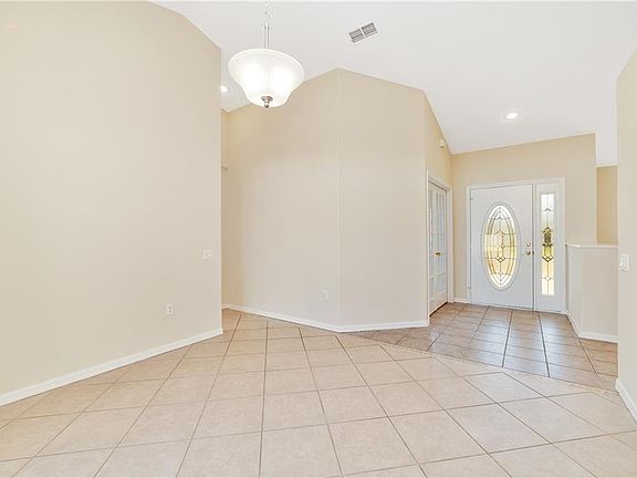 4th image of 294 Ruby Lake Ln