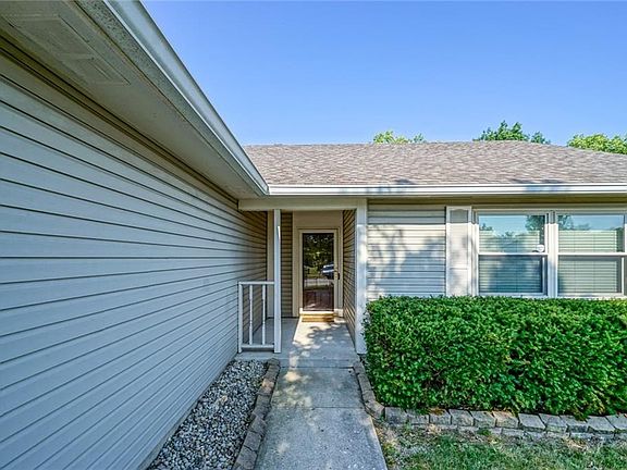 3rd image of 3066 N River Birch Dr