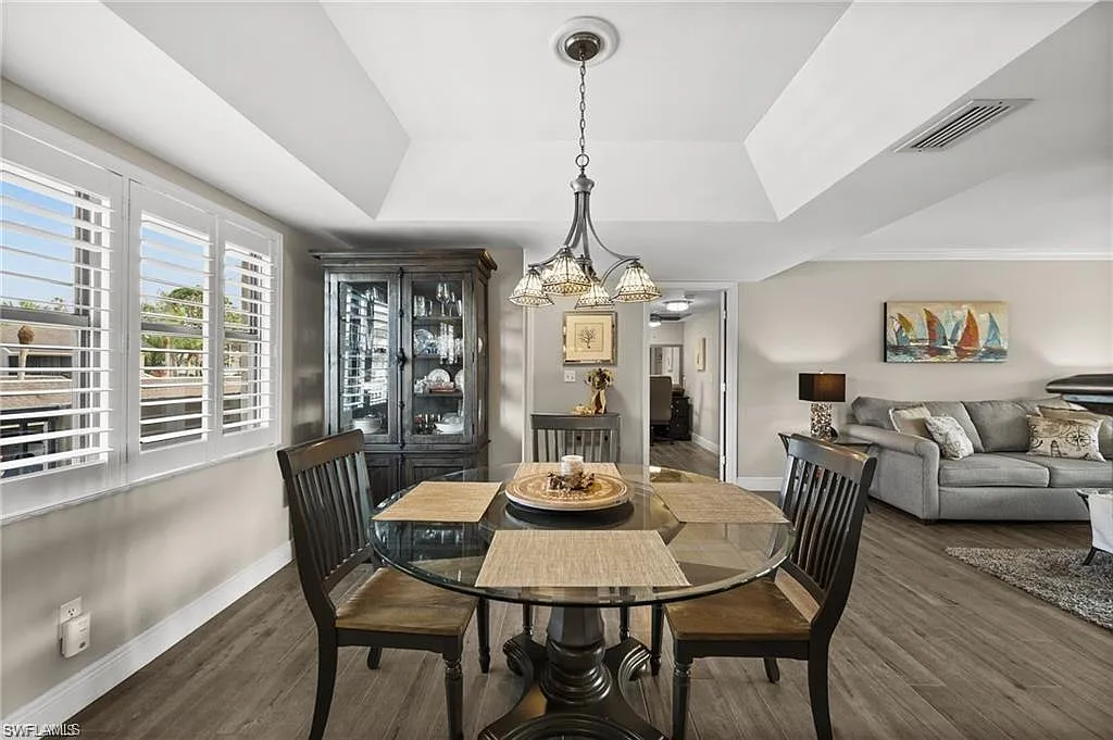 2 bed, 2.0 bath, 1183 sqft, $2,300 — Photo 3