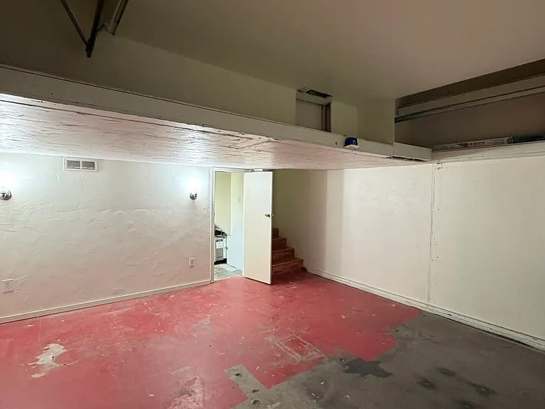 1733 NE Taurus Ct — Photo 25