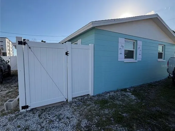14062 Palm St, Madeira Beach, FL 33708