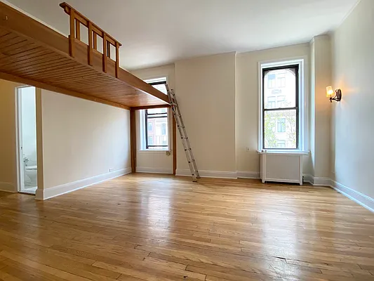 Rented by Compass | media 11