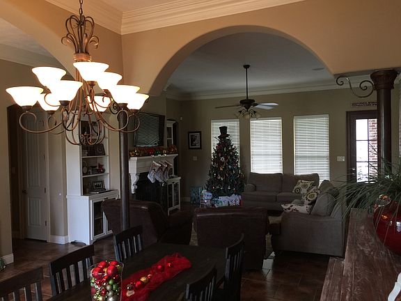 3rd image of 985 S Kade Ln