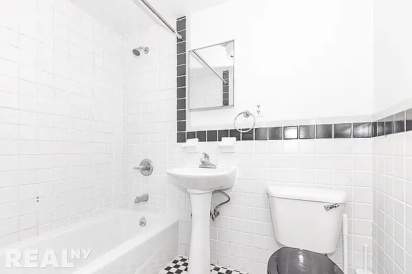 Rented by REAL New York | media 16