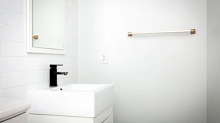 Rented by Nooklyn NYC LLC | media 31