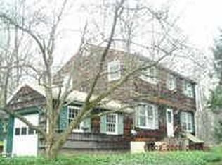 8 Silver Ledge Rd, Norwalk, CT 06850