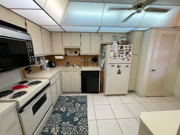 3510 Oaks Way APT 405