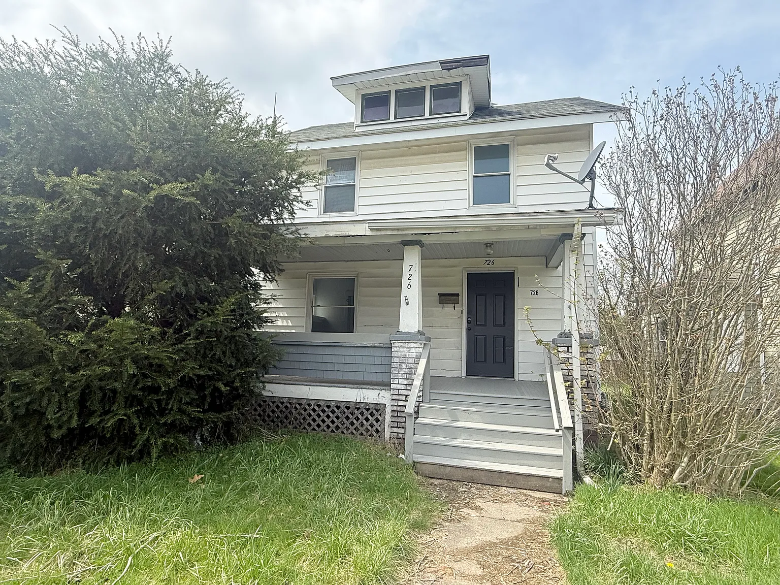 726 Baldwin Ave, Sharon, PA 16146 — Photo 1