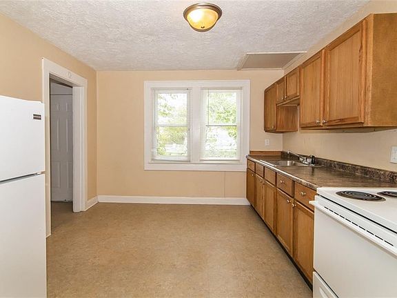 3rd image of 712 E 33rd St #712