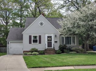 26415 Knickerbocker Rd, Bay Village, OH 44140