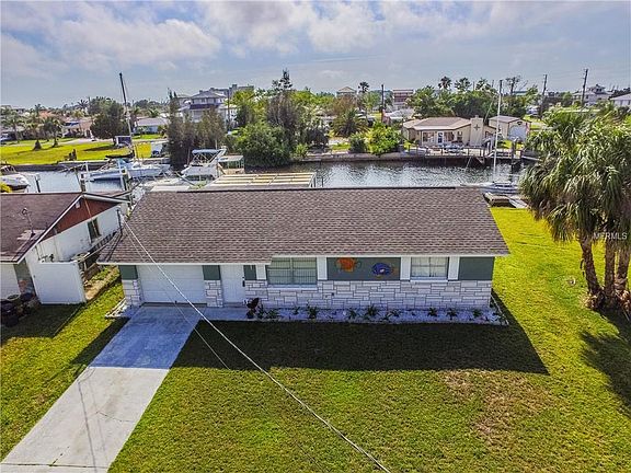 3rd image of 13927 Darlene Ave