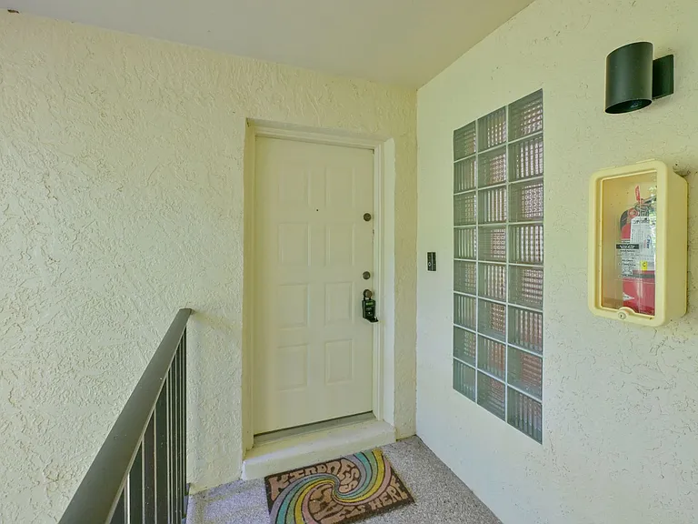 3301 Crystal Ct E #O — Photo 4