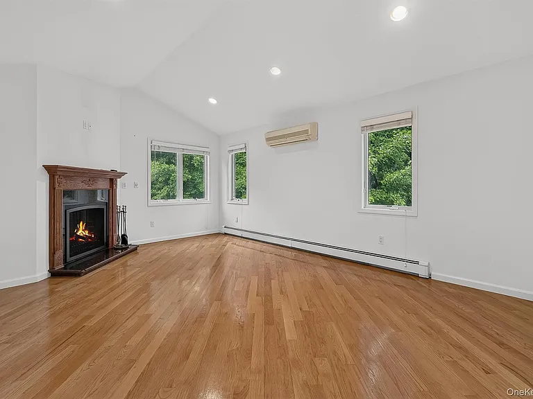 234 Betsy Ross Dr — Photo 18