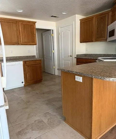 1674 Nunnwood Ln — Photo 16