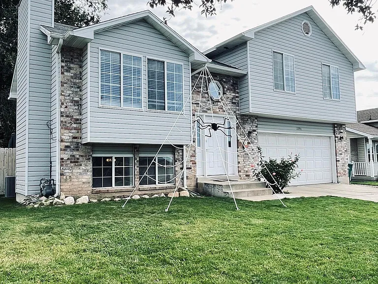 2290 N 1075 E — Photo 1