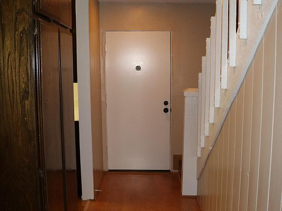 5th image of 12750 Centralia St Unit 9