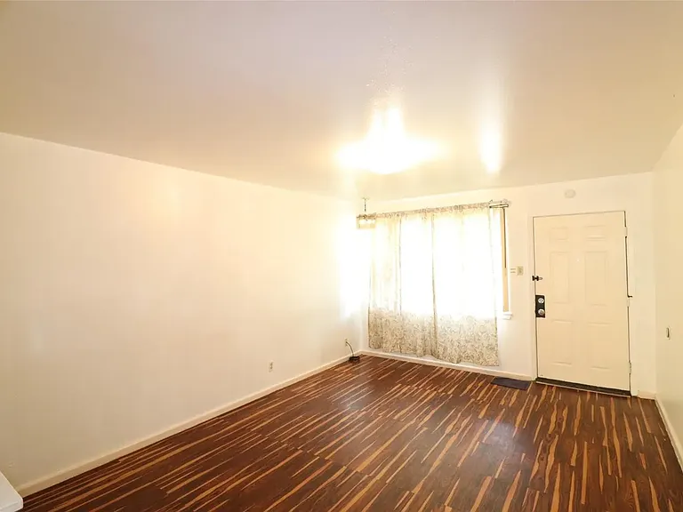 9107 Rustown Dr — Photo 6