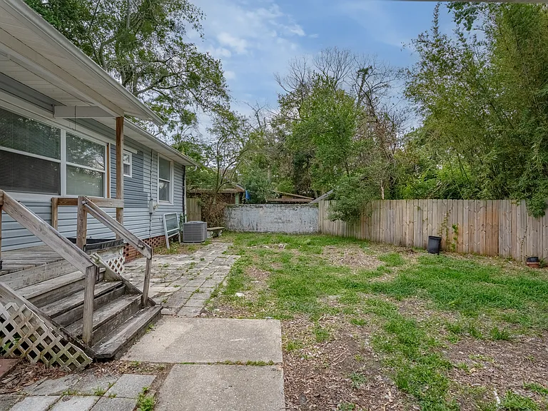 2114 Merrill Ave — Photo 21