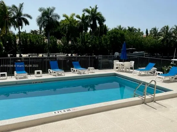 6815 Edgewater Dr APT 105, Coral Gables, FL 33133