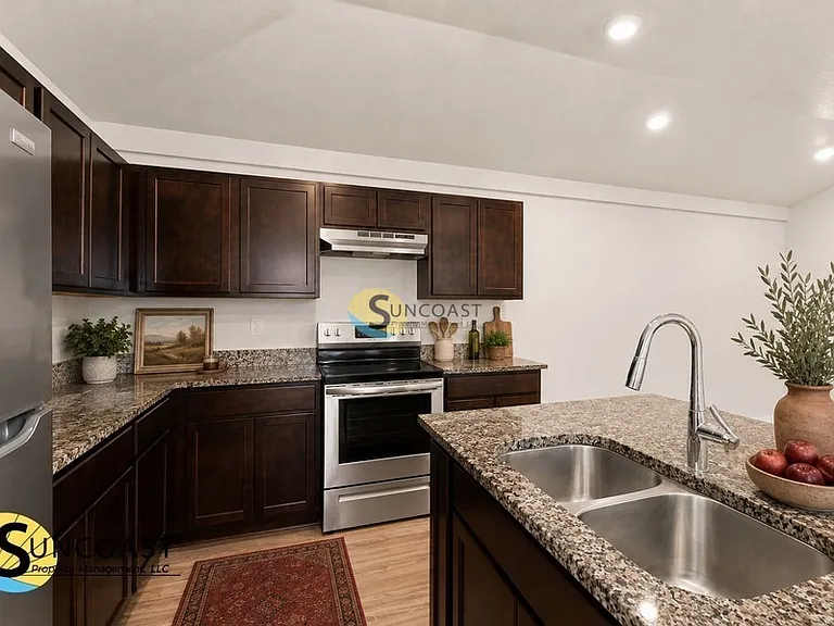 306 Urbana St — Photo 11
