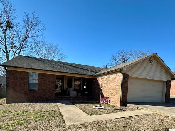 2106 S Ithaca Ave, Russellville, AR 72802