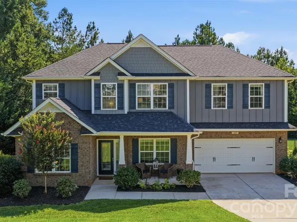 189 Hunters Hill Dr, Statesville, NC 28677