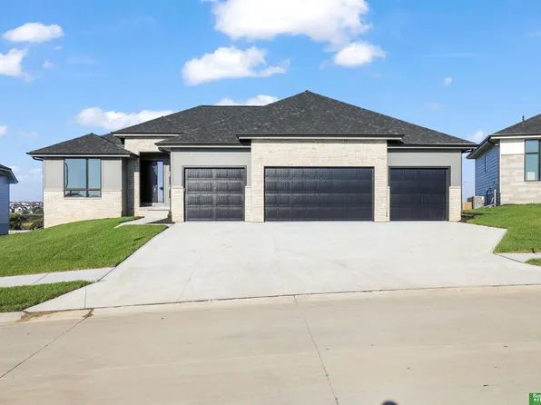 5618 N 198th St, Elkhorn, NE 68022