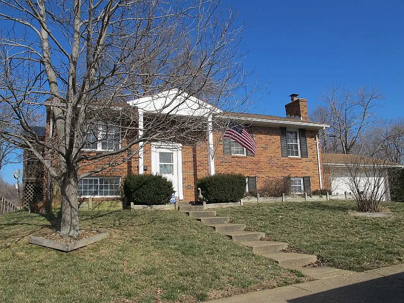 1105 Salem Ln photo 1
