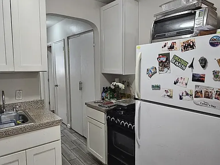142 E 91st St #1 — Photo 3