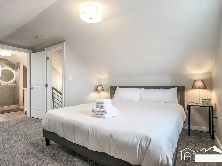 2820 W 24th Ave — Photo 8