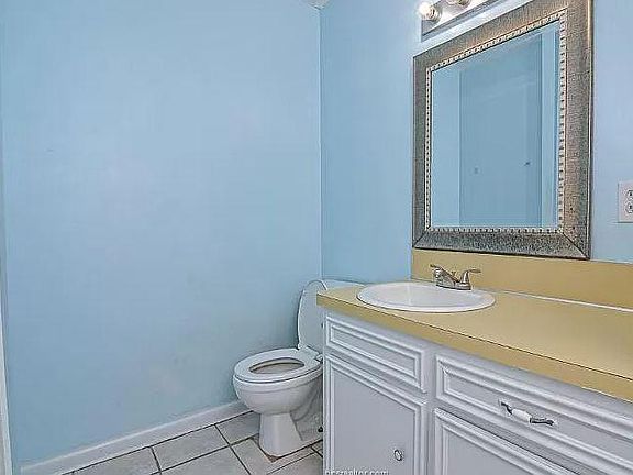 5th image of 3013 Normand Dr