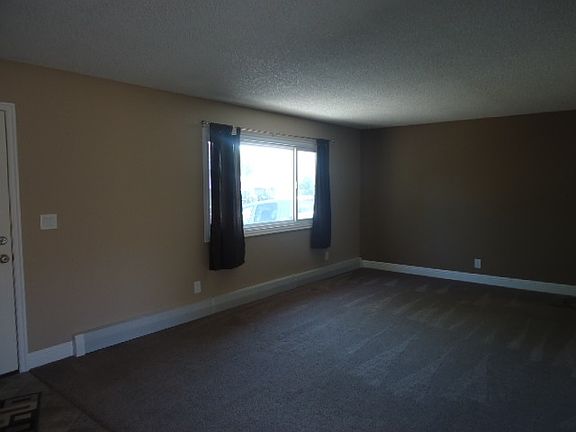 3rd image of 1470 E Teton Blvd