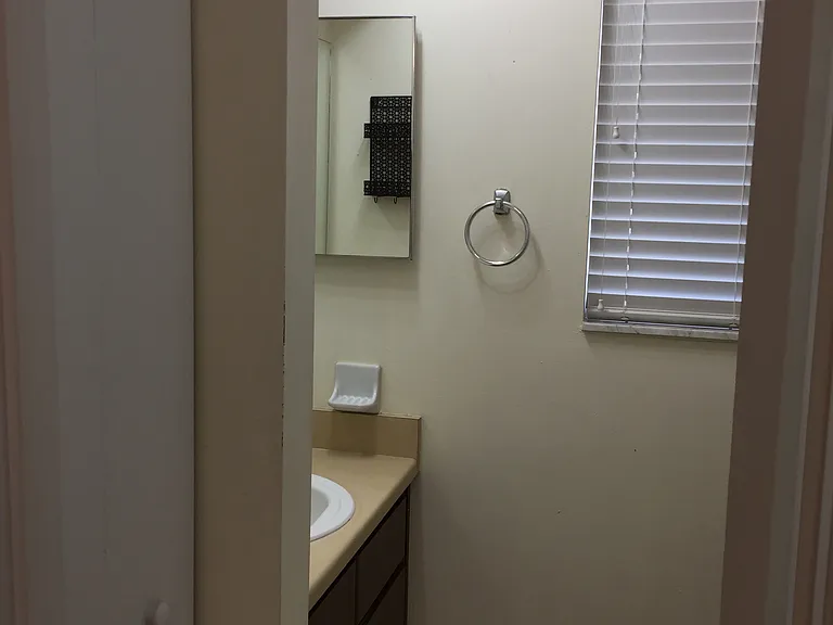 2508 SW 35th Pl #F36 — Photo 17