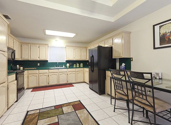 4th image of 3212 Falcon Ave