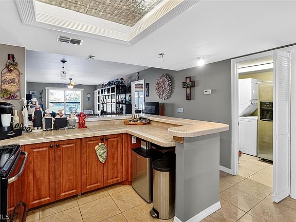 4th image of 123 SW 47th Ter APT 102