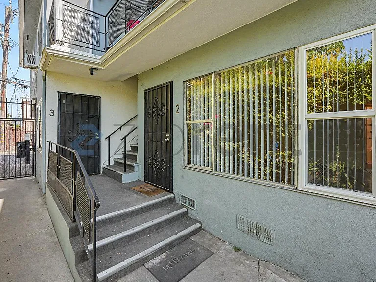 1934 S Holt Ave #2 — Photo 15