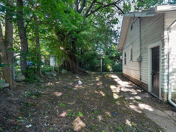 3rd image of 5123 E Julian Ave