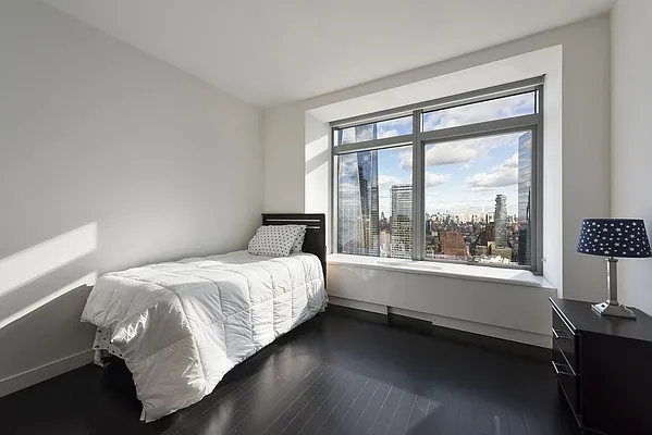 Sold by Compass | media 7