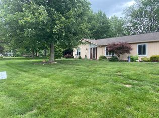 5625 Tree Moss Ln, North Ridgeville, OH 44039