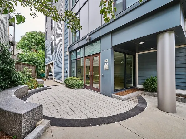 197 Washington St #207, Somerville, MA 02143