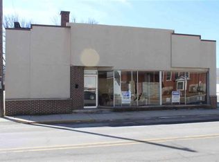 223 W State St, Albany, IN 47320