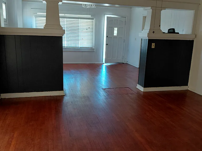 1109 N Luna St — Photo 5