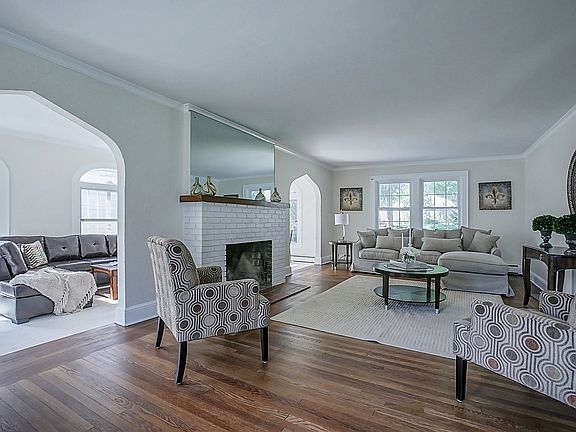 5th image of 1419 Chetwynd Ave