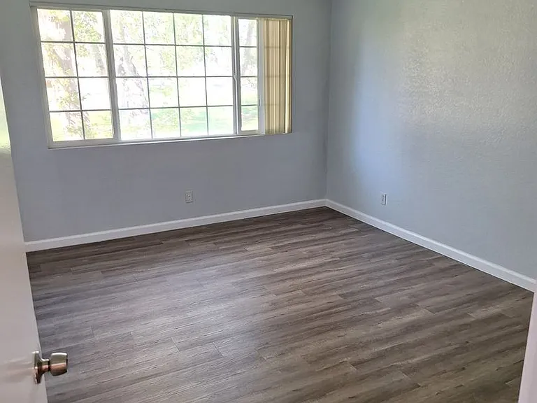 1229 N Edwards St #39 — Photo 7