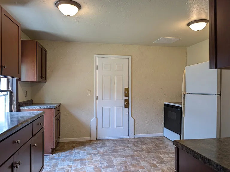 1212 S Chestnut Ave — Photo 18